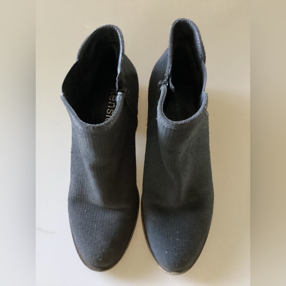Womens Kensie Gray Booties Size 7.5
OB3